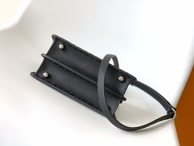 フェンディバッグ内部構造